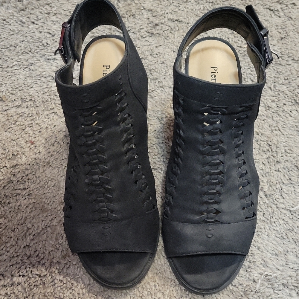 Women's Black Sandal Heels